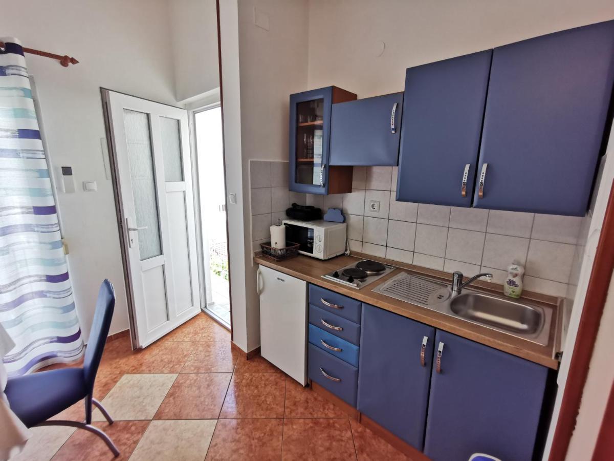 Studio Apartments Jasminka Selce Exterior photo